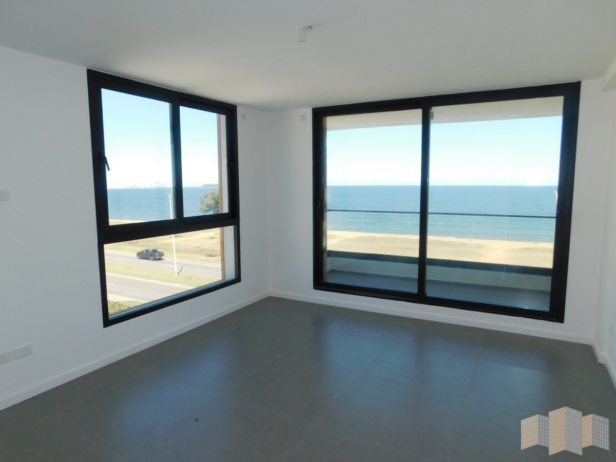 Apartamento ID.3436 - PENT HOUSE EN PINARES PRIMERA FILA 3 DORMITORIOS A ESTRENAR