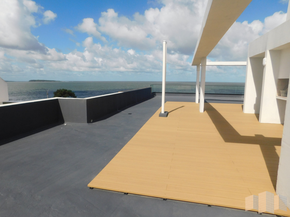 Apartamento ID.3436 - PENT HOUSE EN PINARES PRIMERA FILA 3 DORMITORIOS A ESTRENAR