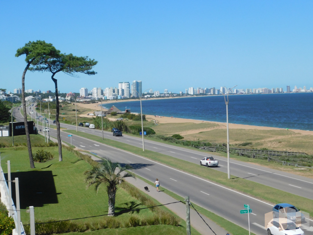 Apartamento ID.3436 - PENT HOUSE EN PINARES PRIMERA FILA 3 DORMITORIOS A ESTRENAR