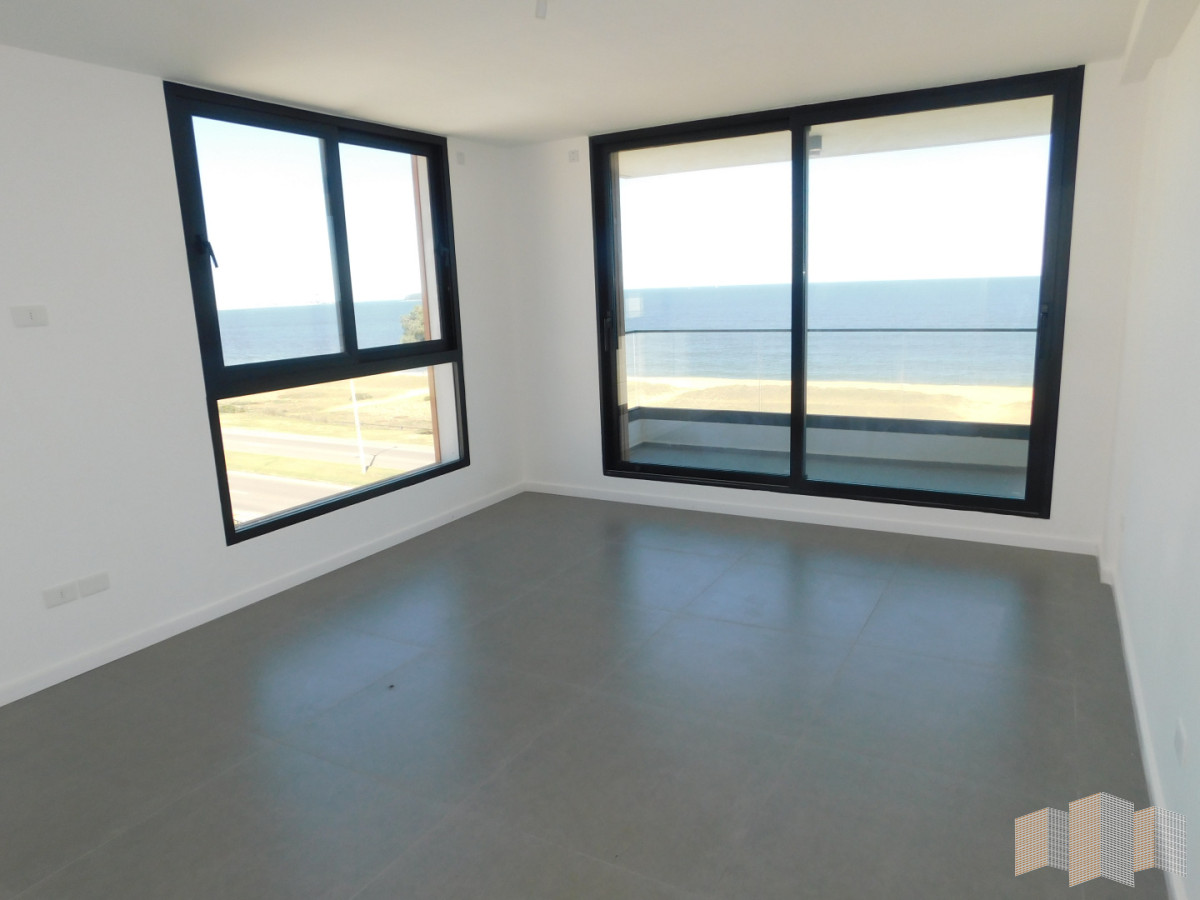 Apartamento ID.3436 - PENT HOUSE EN PINARES PRIMERA FILA 3 DORMITORIOS A ESTRENAR