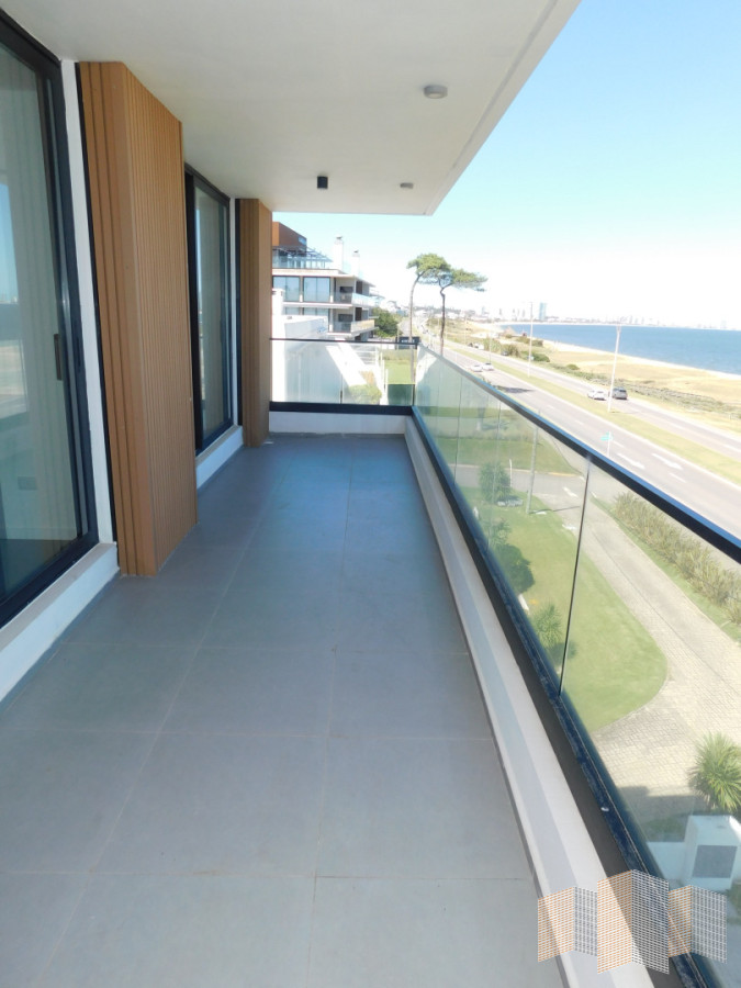 Apartamento ID.3436 - PENT HOUSE EN PINARES PRIMERA FILA 3 DORMITORIOS A ESTRENAR