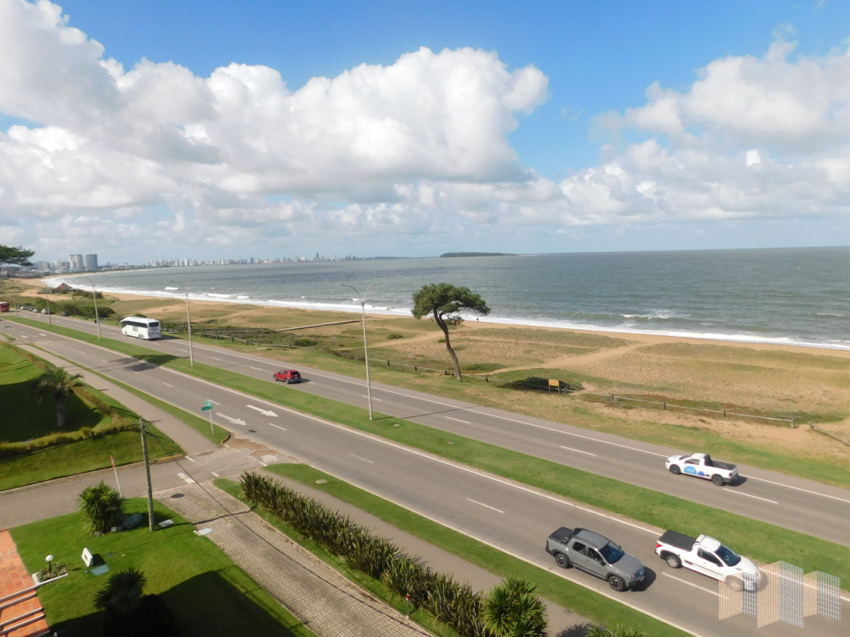 Apartamento ID.3436 - PENT HOUSE EN PINARES PRIMERA FILA 3 DORMITORIOS A ESTRENAR