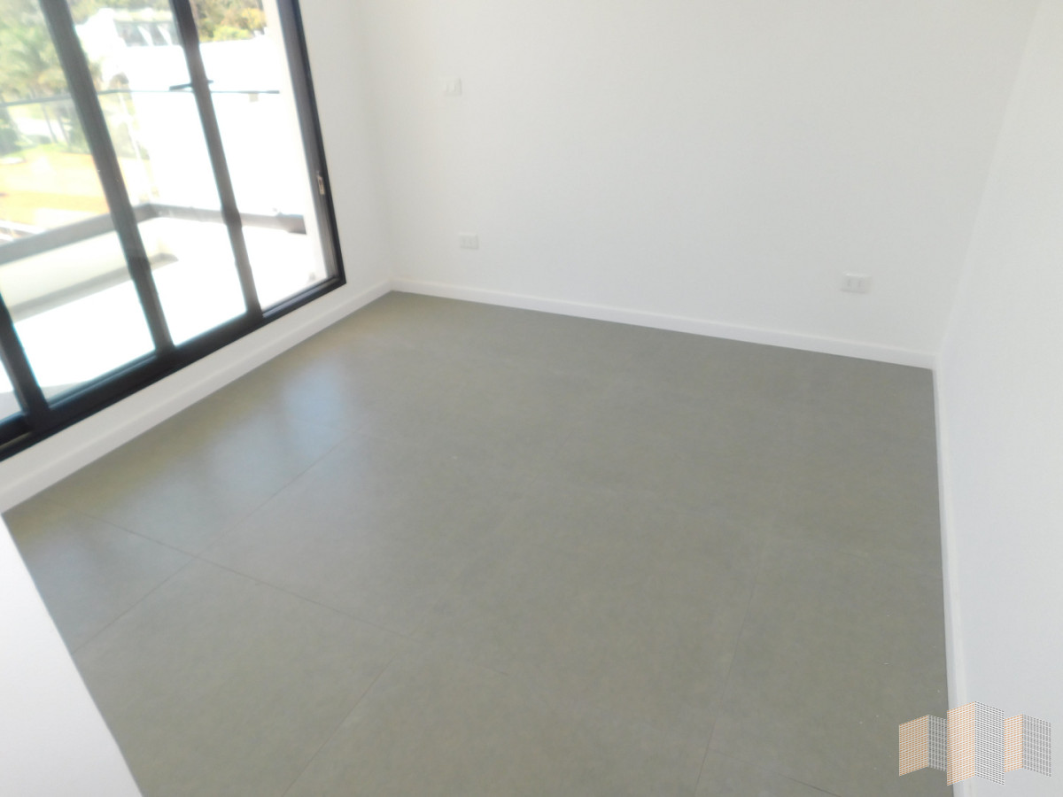 Apartamento ID.3436 - PENT HOUSE EN PINARES PRIMERA FILA 3 DORMITORIOS A ESTRENAR