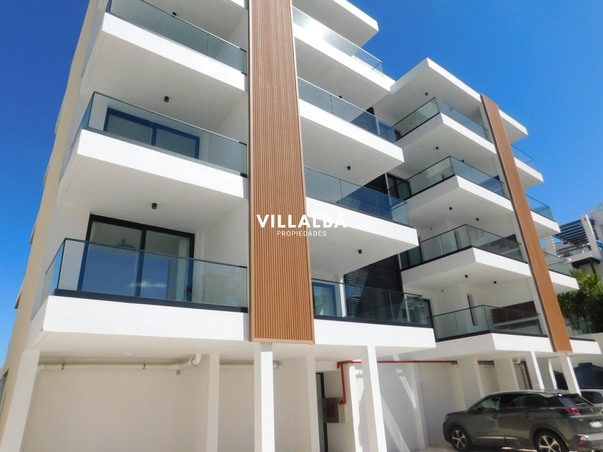 Apartamento ID.4409 - PENT HOUSE EN PINARES PRIMERA FILA 3 DORMITORIOS A ESTRENAR