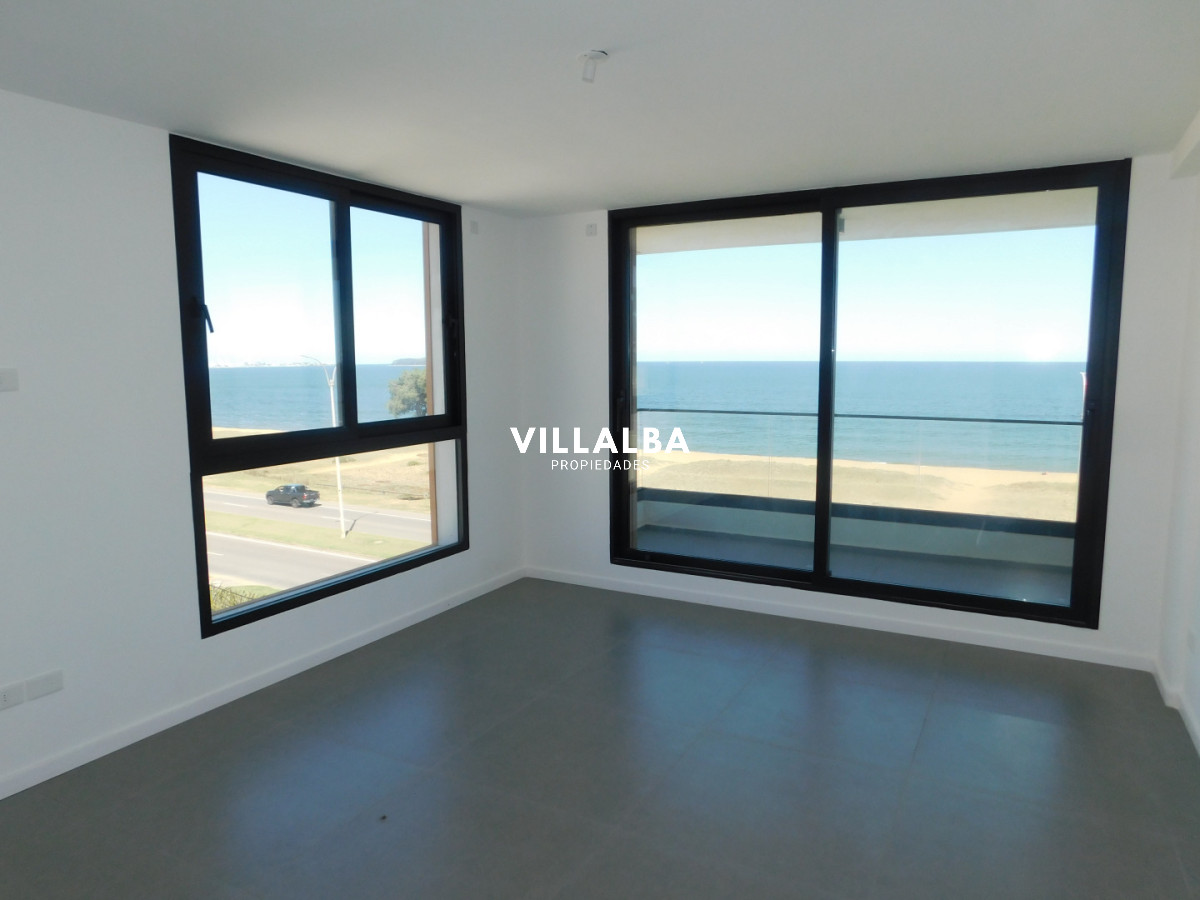 Apartamento ID.4409 - PENT HOUSE EN PINARES PRIMERA FILA 3 DORMITORIOS A ESTRENAR