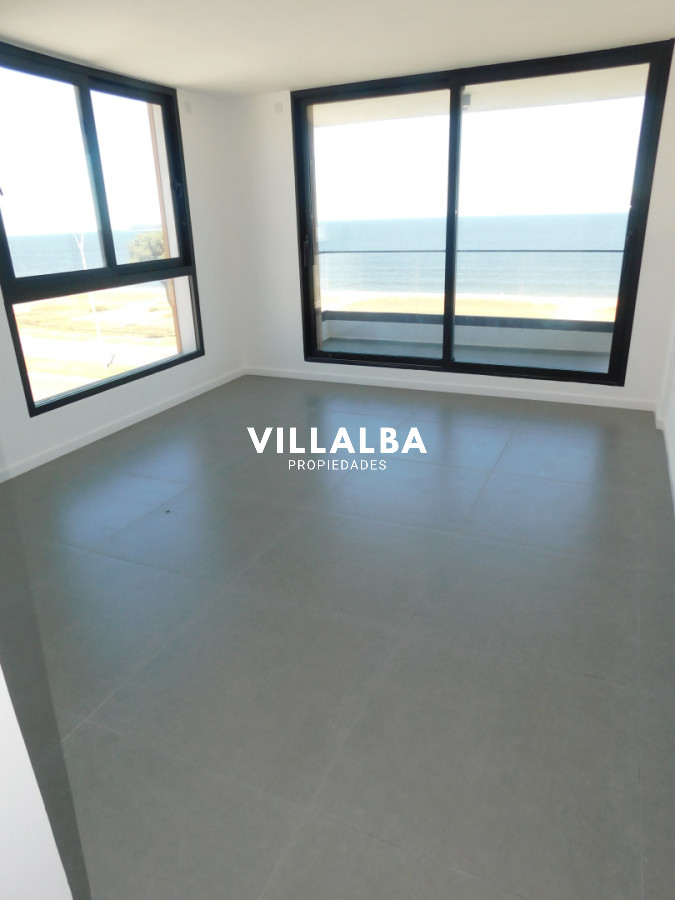 Apartamento ID.4409 - PENT HOUSE EN PINARES PRIMERA FILA 3 DORMITORIOS A ESTRENAR