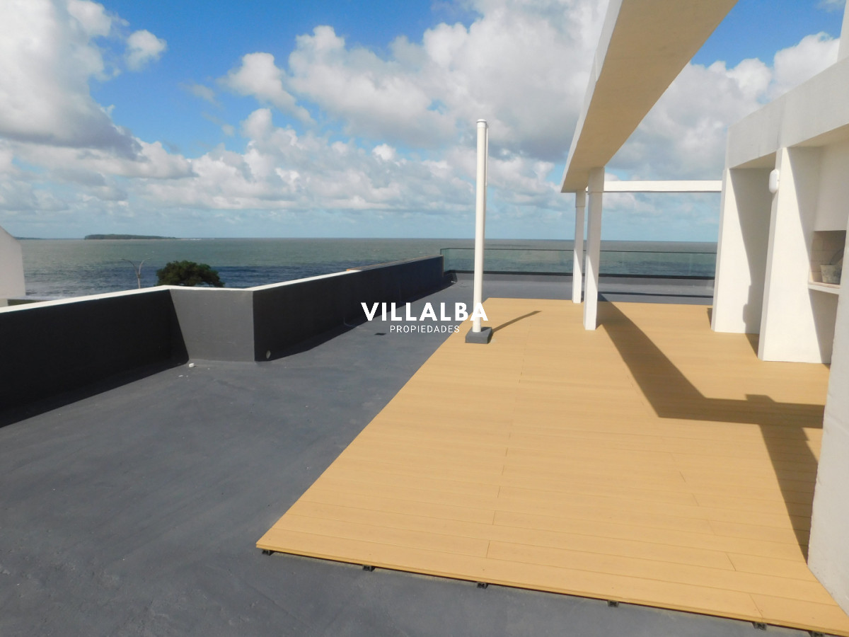 Apartamento ID.4409 - PENT HOUSE EN PINARES PRIMERA FILA 3 DORMITORIOS A ESTRENAR