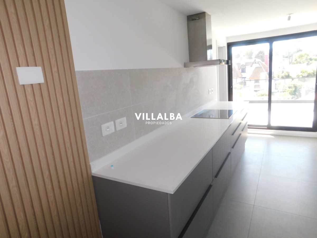 Apartamento ID.4409 - PENT HOUSE EN PINARES PRIMERA FILA 3 DORMITORIOS A ESTRENAR