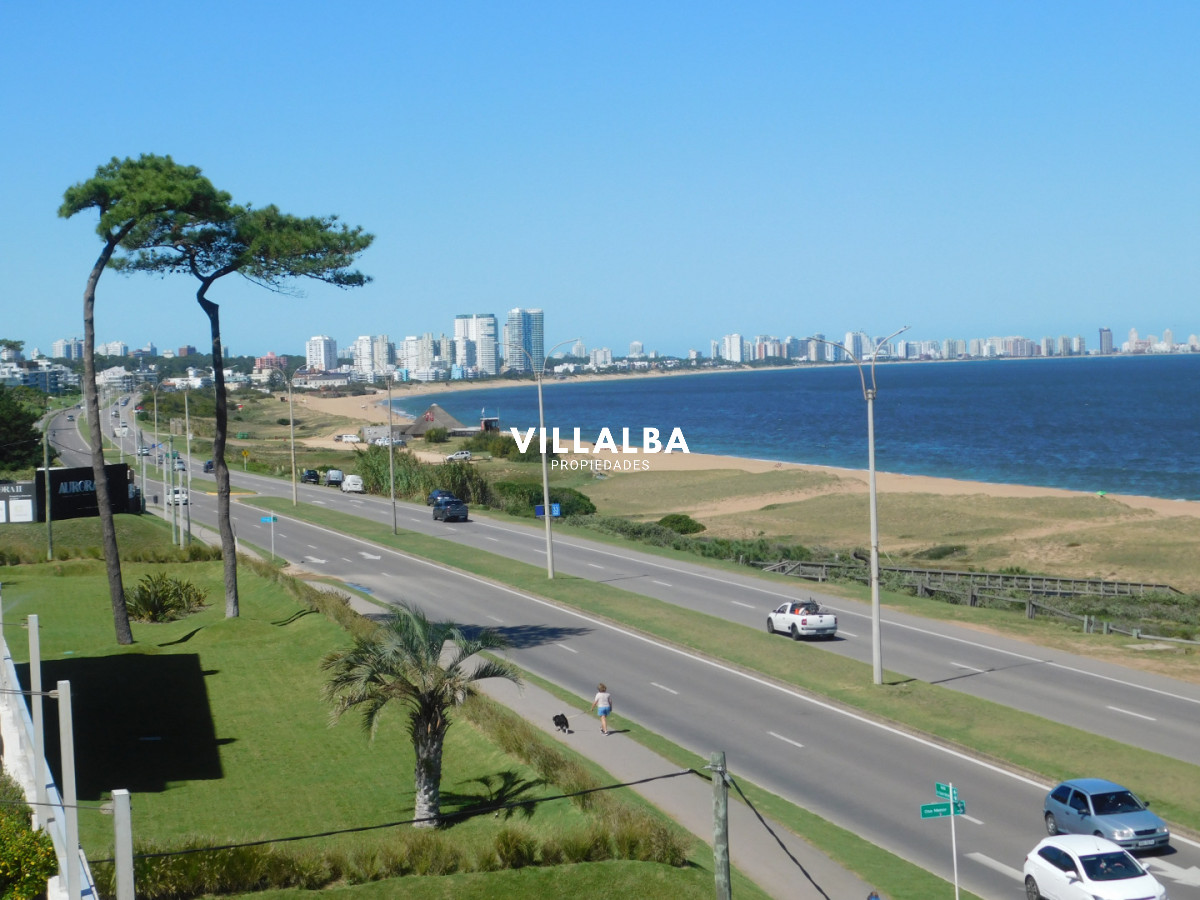 Apartamento ID.4409 - PENT HOUSE EN PINARES PRIMERA FILA 3 DORMITORIOS A ESTRENAR