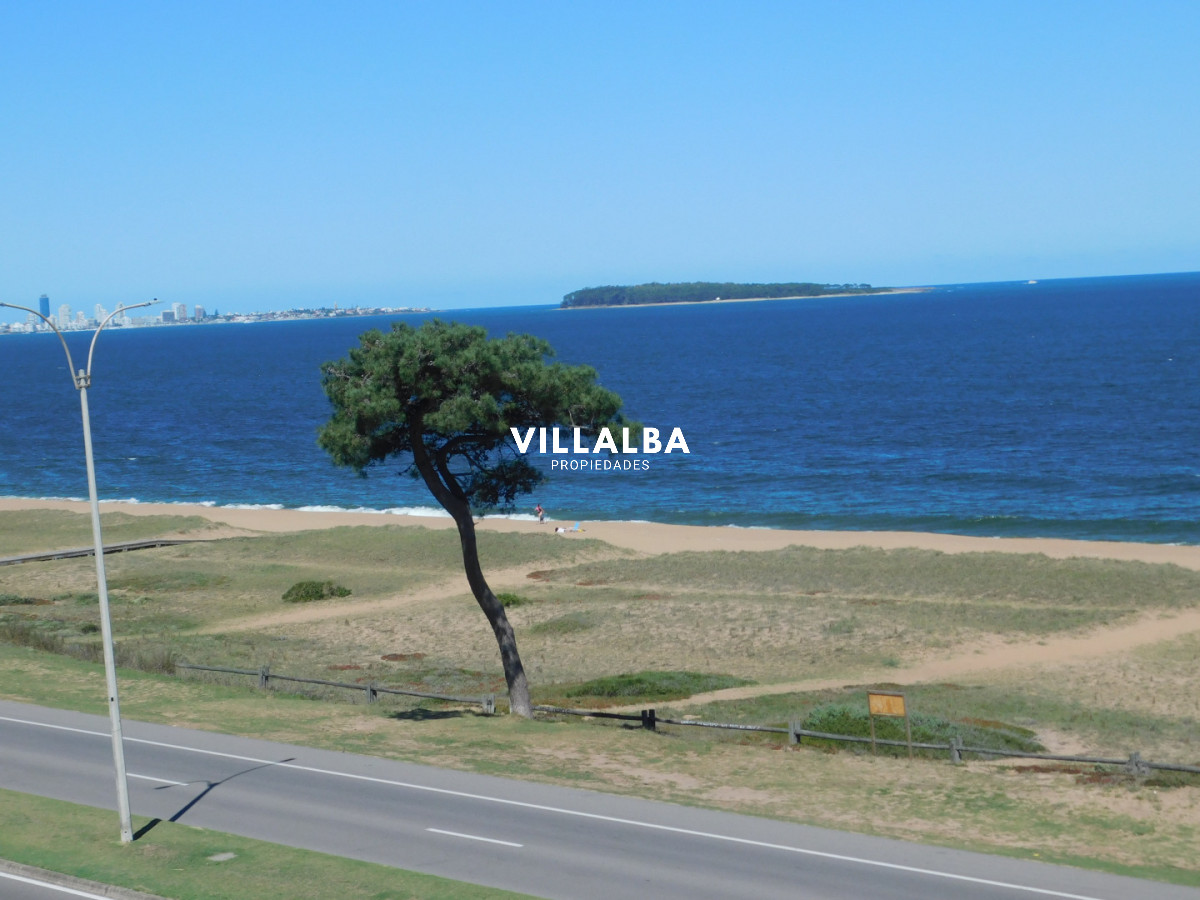 Apartamento ID.4409 - PENT HOUSE EN PINARES PRIMERA FILA 3 DORMITORIOS A ESTRENAR