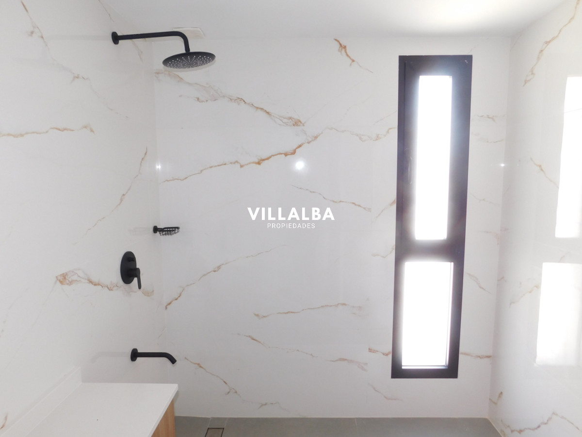 Apartamento ID.4409 - PENT HOUSE EN PINARES PRIMERA FILA 3 DORMITORIOS A ESTRENAR