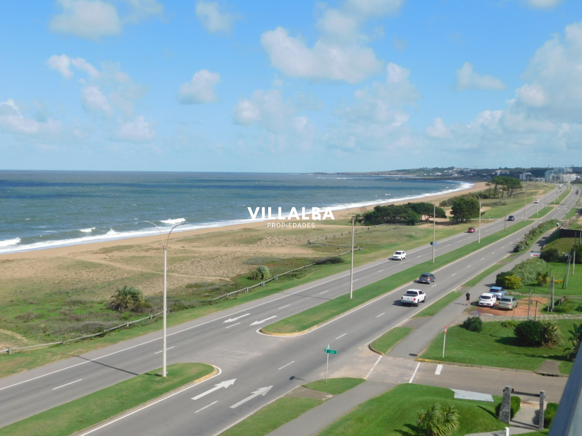 Apartamento ID.4409 - PENT HOUSE EN PINARES PRIMERA FILA 3 DORMITORIOS A ESTRENAR