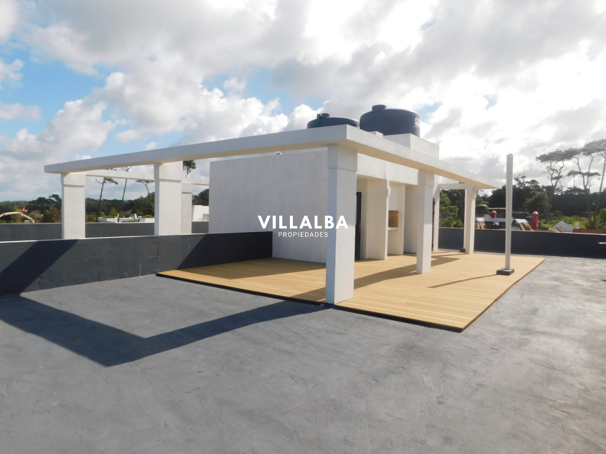 Apartamento ID.4409 - PENT HOUSE EN PINARES PRIMERA FILA 3 DORMITORIOS A ESTRENAR