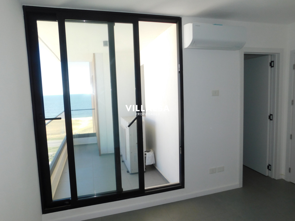 Apartamento ID.4409 - PENT HOUSE EN PINARES PRIMERA FILA 3 DORMITORIOS A ESTRENAR