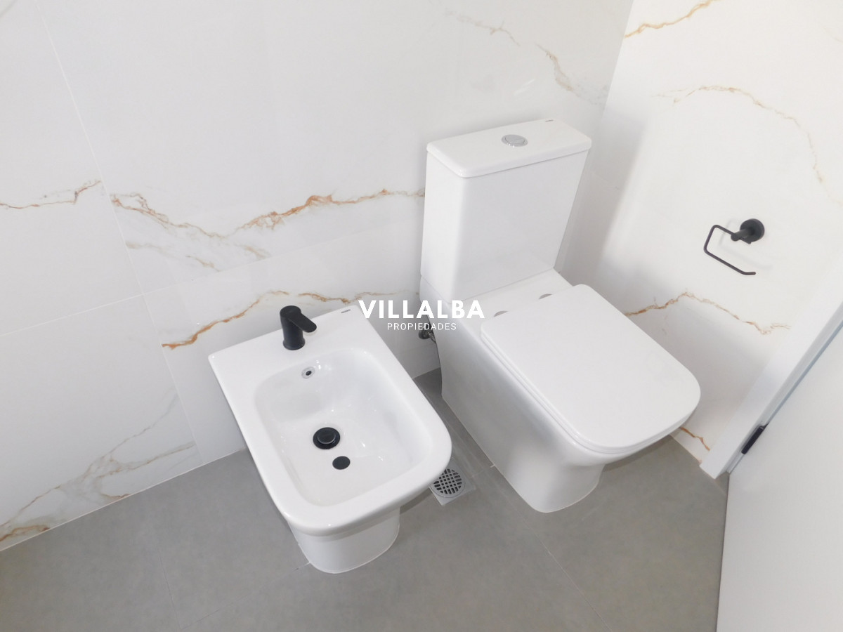 Apartamento ID.4409 - PENT HOUSE EN PINARES PRIMERA FILA 3 DORMITORIOS A ESTRENAR