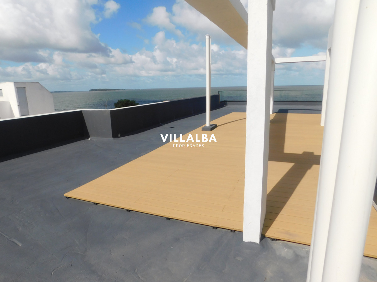 Apartamento ID.4409 - PENT HOUSE EN PINARES PRIMERA FILA 3 DORMITORIOS A ESTRENAR