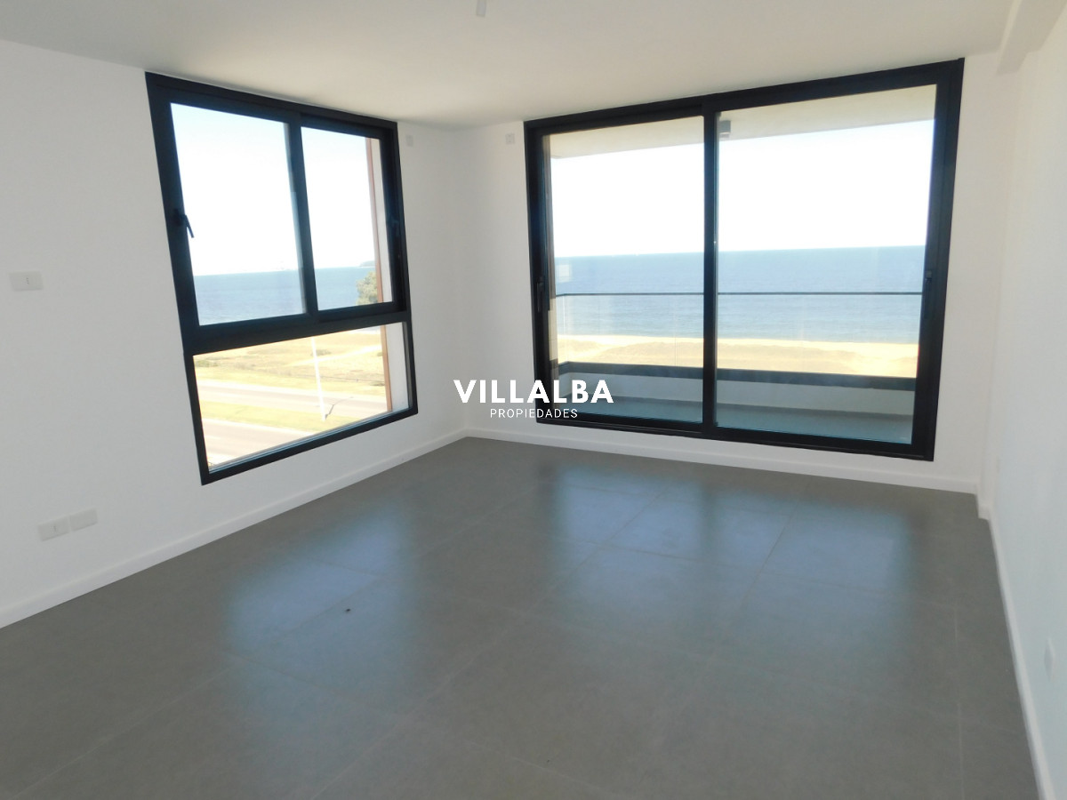 Apartamento ID.4409 - PENT HOUSE EN PINARES PRIMERA FILA 3 DORMITORIOS A ESTRENAR