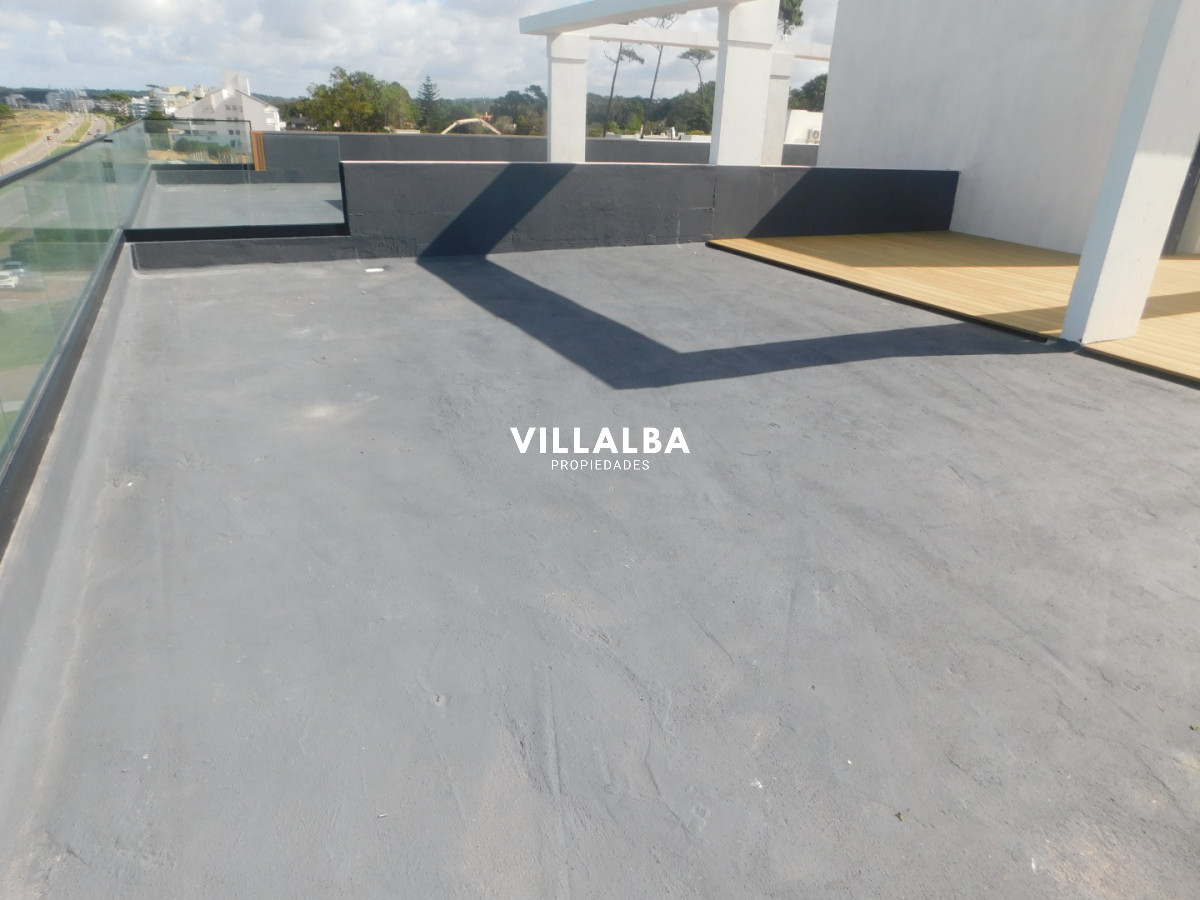 Apartamento ID.4409 - PENT HOUSE EN PINARES PRIMERA FILA 3 DORMITORIOS A ESTRENAR