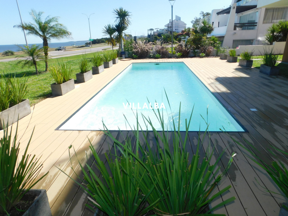 Apartamento ID.4409 - PENT HOUSE EN PINARES PRIMERA FILA 3 DORMITORIOS A ESTRENAR