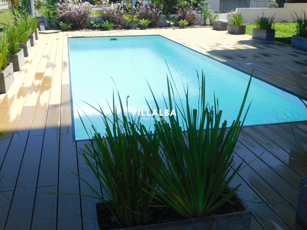 Apartamento ID.4409 - PENT HOUSE EN PINARES PRIMERA FILA 3 DORMITORIOS A ESTRENAR