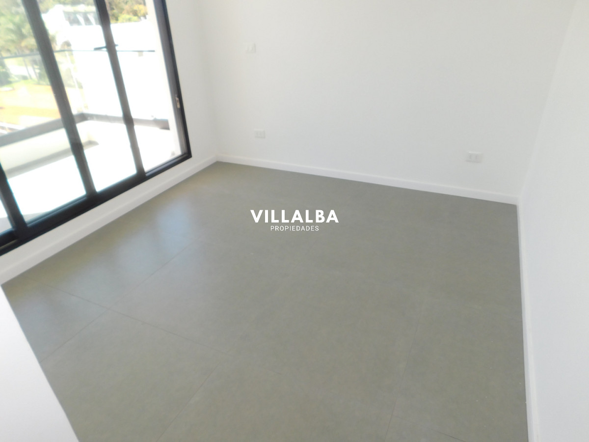 Apartamento ID.4409 - PENT HOUSE EN PINARES PRIMERA FILA 3 DORMITORIOS A ESTRENAR