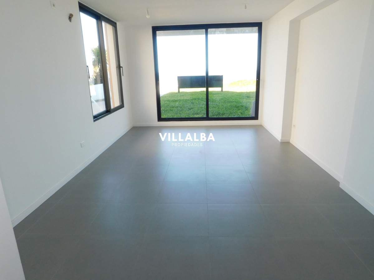 Apartamento ID.4409 - PENT HOUSE EN PINARES PRIMERA FILA 3 DORMITORIOS A ESTRENAR