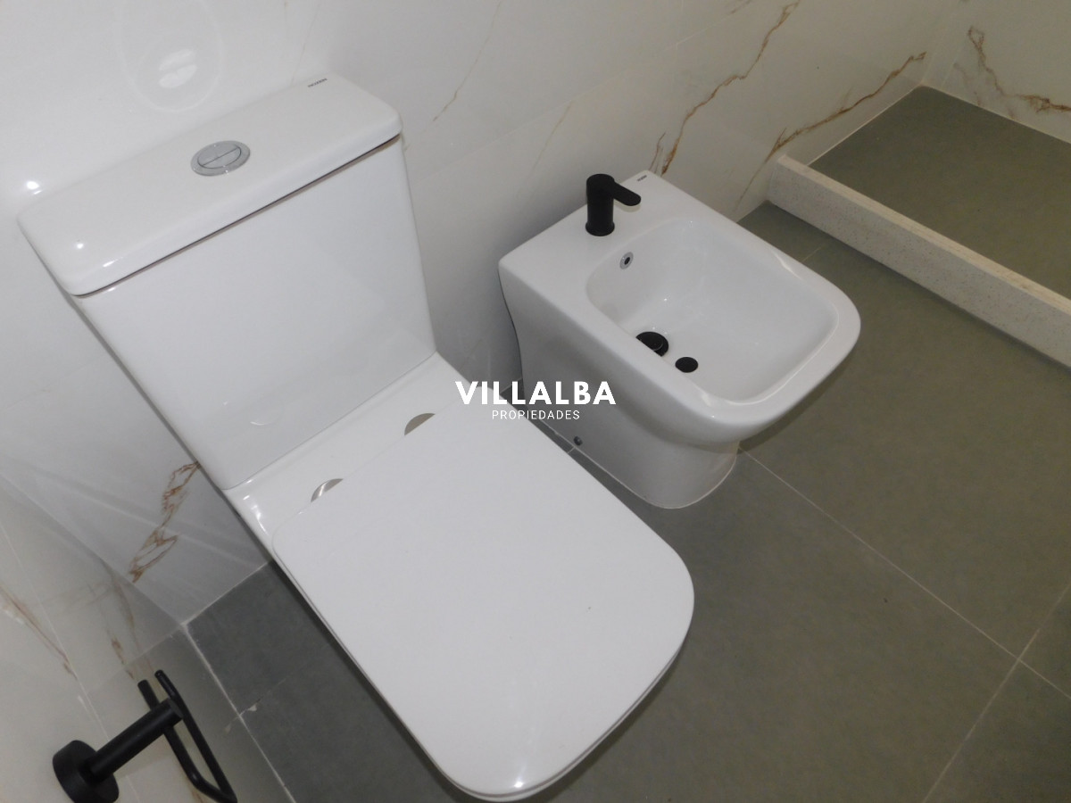 Apartamento ID.4409 - PENT HOUSE EN PINARES PRIMERA FILA 3 DORMITORIOS A ESTRENAR