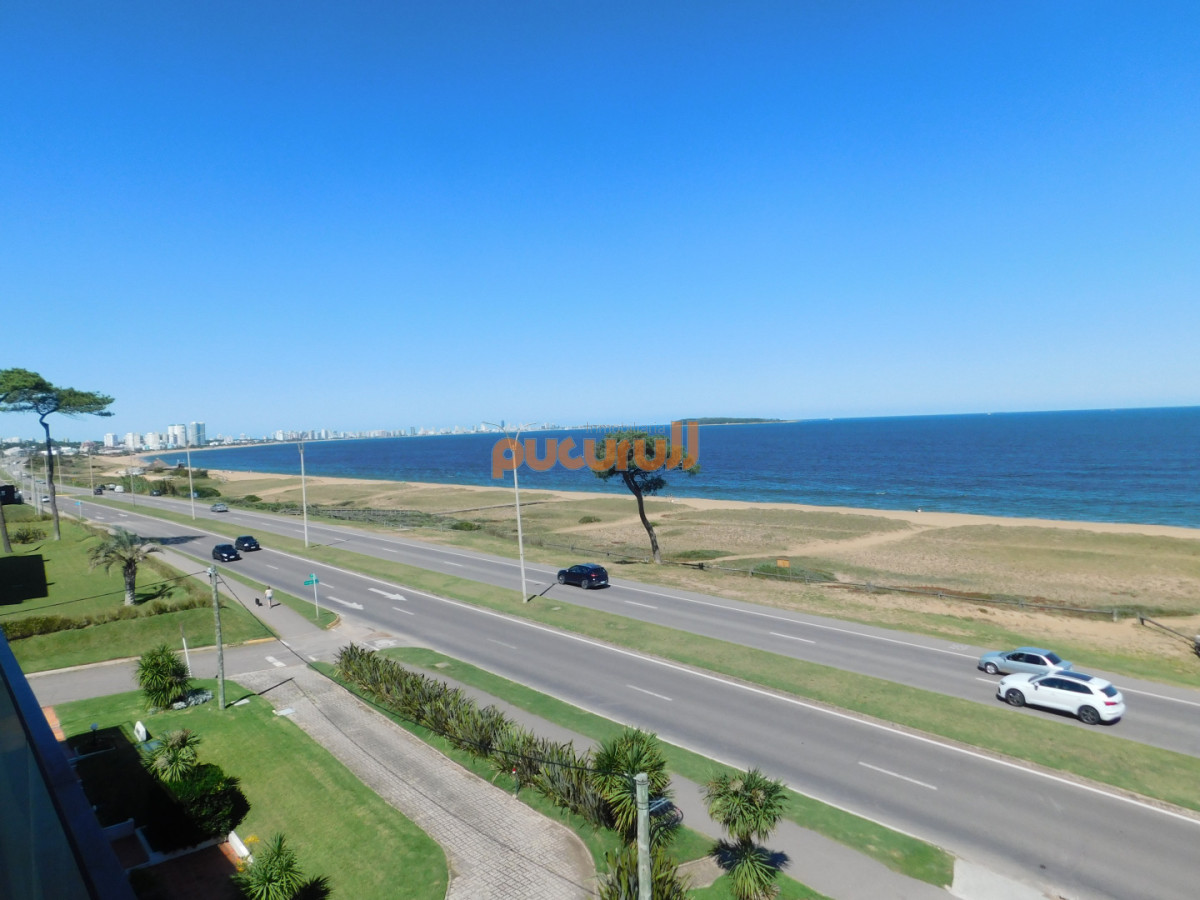 Apartamento ID.2669 - PENT HOUSE EN PINARES PRIMERA FILA 3 DORMITORIOS A ESTRENAR