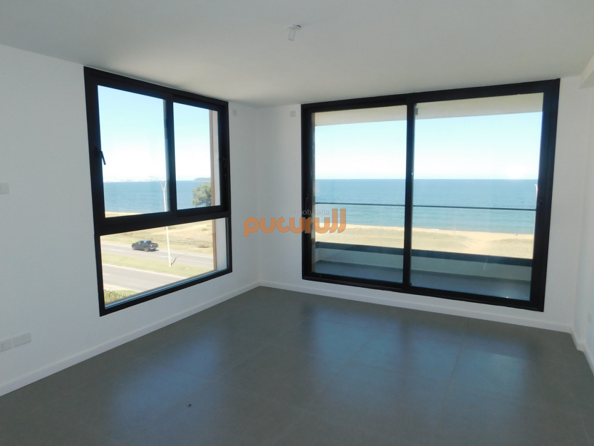 Apartamento ID.2669 - PENT HOUSE EN PINARES PRIMERA FILA 3 DORMITORIOS A ESTRENAR