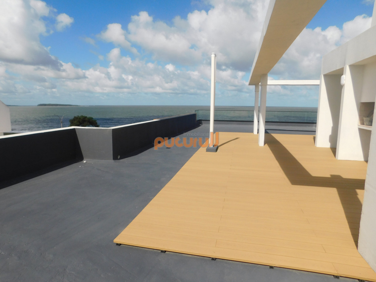 Apartamento ID.2669 - PENT HOUSE EN PINARES PRIMERA FILA 3 DORMITORIOS A ESTRENAR