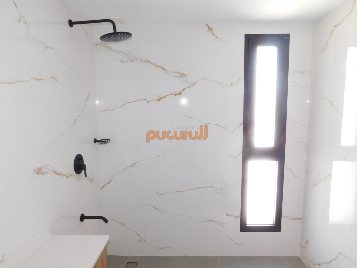 Apartamento ID.2669 - PENT HOUSE EN PINARES PRIMERA FILA 3 DORMITORIOS A ESTRENAR