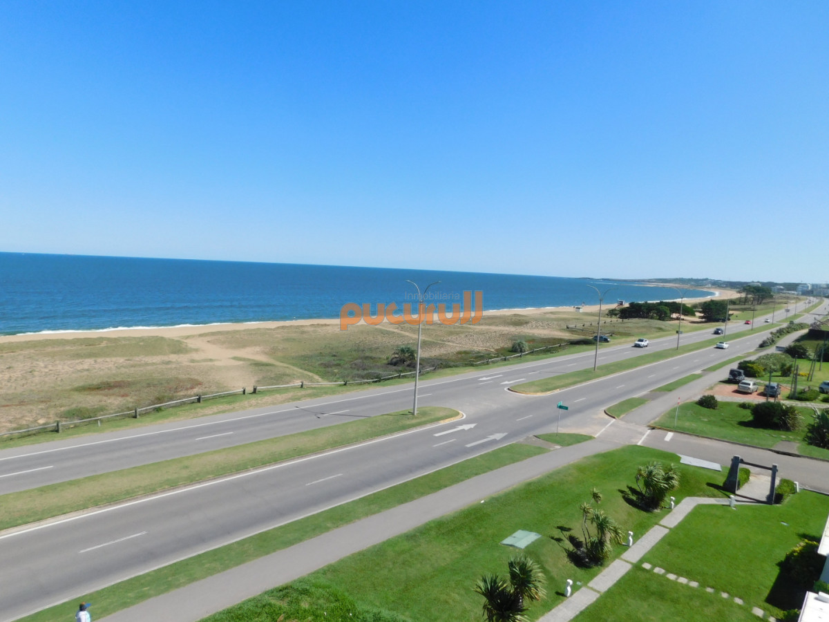 Apartamento ID.2669 - PENT HOUSE EN PINARES PRIMERA FILA 3 DORMITORIOS A ESTRENAR