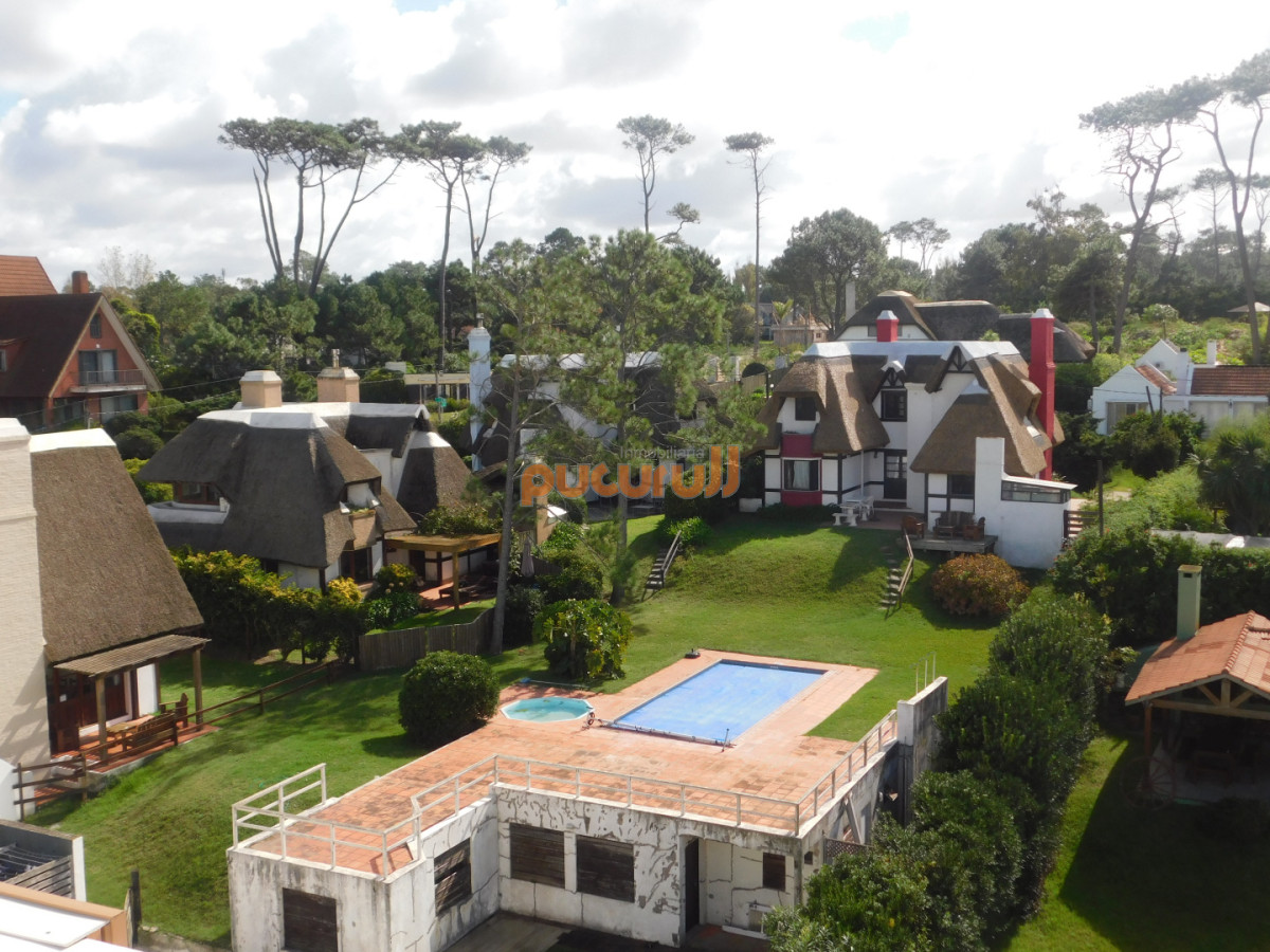 Apartamento ID.2669 - PENT HOUSE EN PINARES PRIMERA FILA 3 DORMITORIOS A ESTRENAR