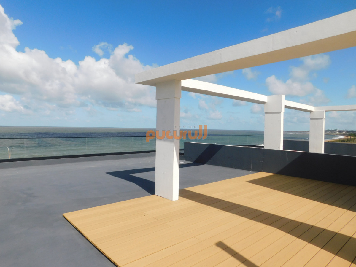 Apartamento ID.2669 - PENT HOUSE EN PINARES PRIMERA FILA 3 DORMITORIOS A ESTRENAR