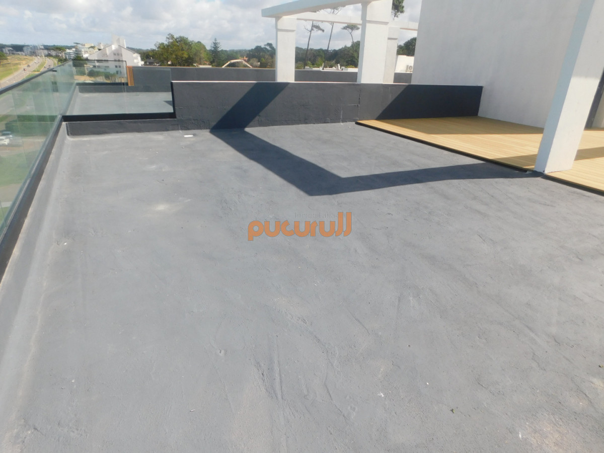 Apartamento ID.2669 - PENT HOUSE EN PINARES PRIMERA FILA 3 DORMITORIOS A ESTRENAR