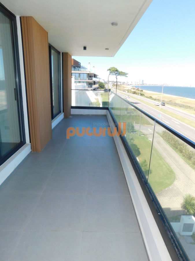 Apartamento ID.2669 - PENT HOUSE EN PINARES PRIMERA FILA 3 DORMITORIOS A ESTRENAR
