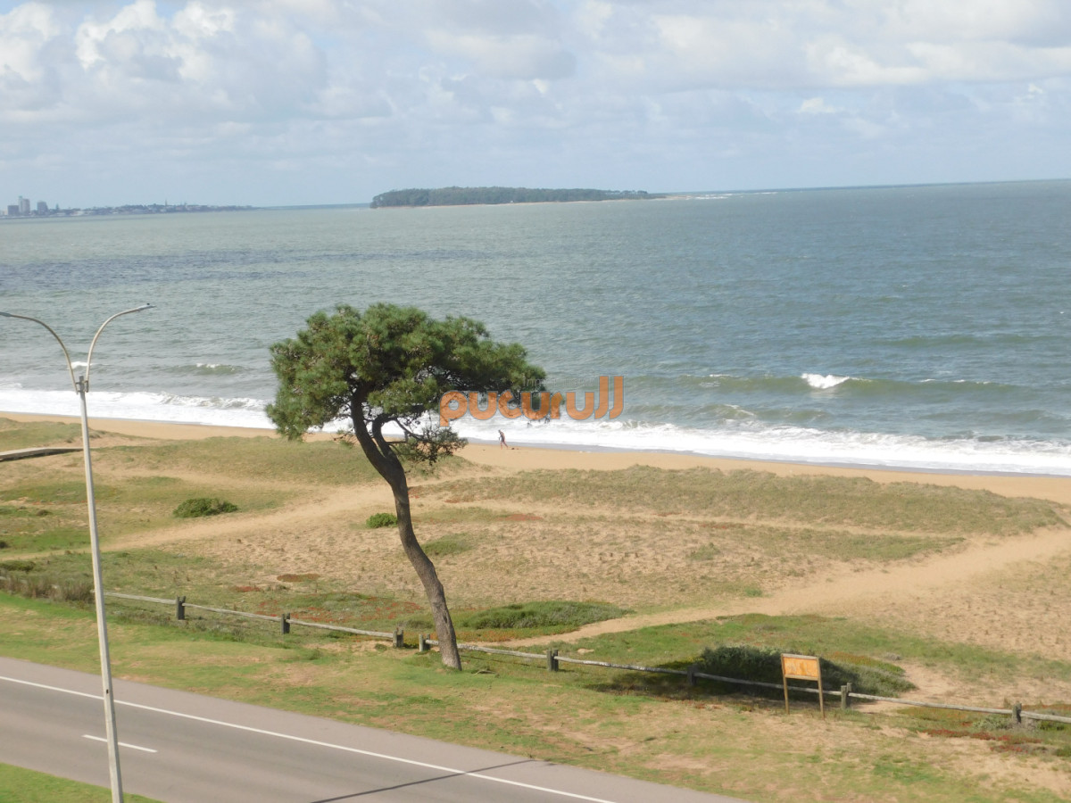 Apartamento ID.2669 - PENT HOUSE EN PINARES PRIMERA FILA 3 DORMITORIOS A ESTRENAR