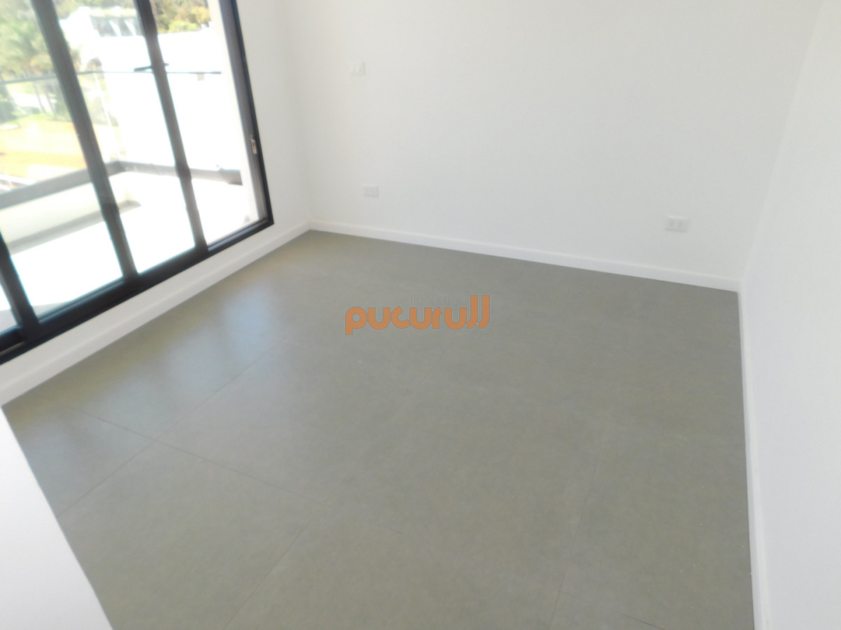 Apartamento ID.2669 - PENT HOUSE EN PINARES PRIMERA FILA 3 DORMITORIOS A ESTRENAR