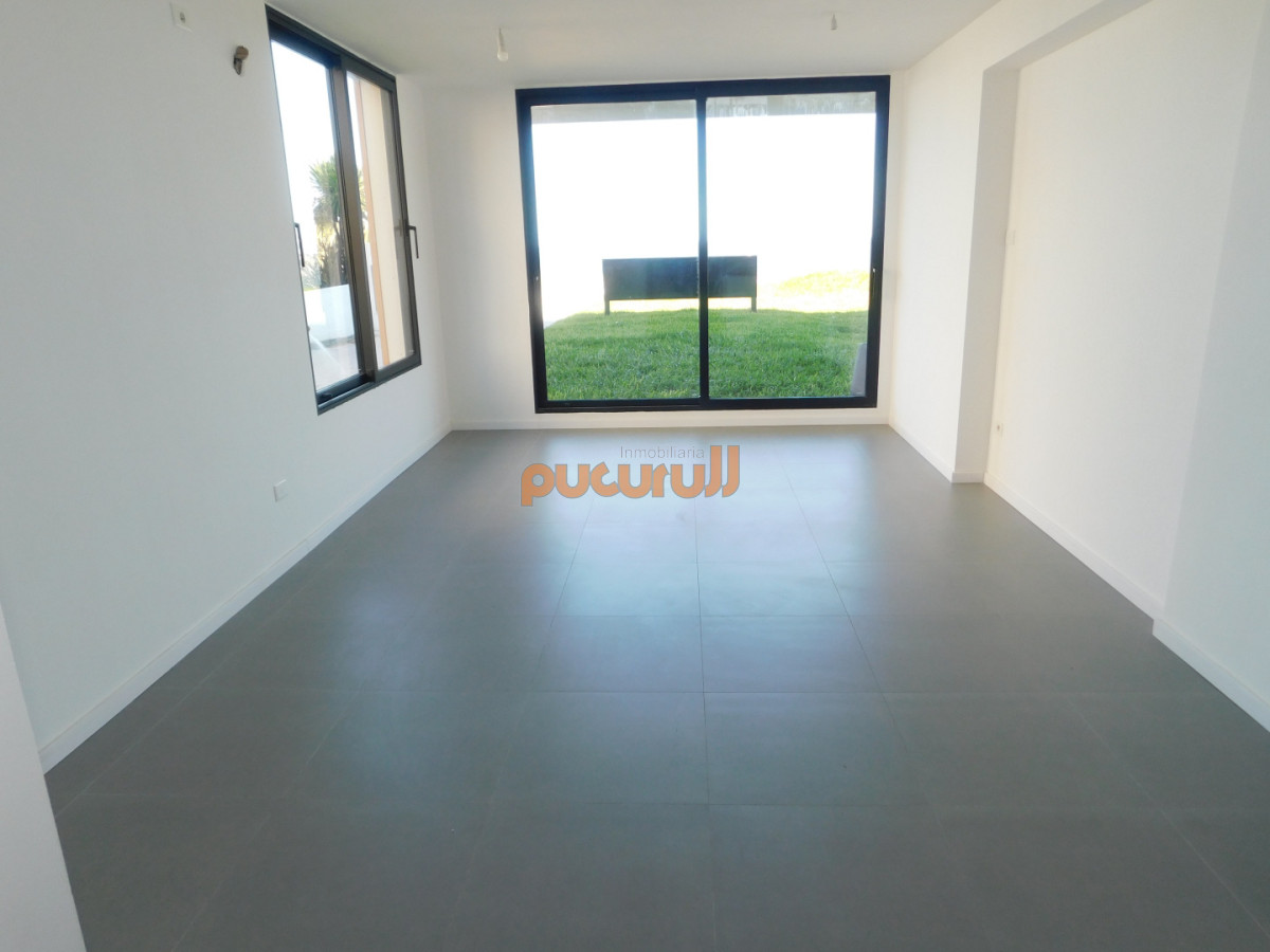 Apartamento ID.2669 - PENT HOUSE EN PINARES PRIMERA FILA 3 DORMITORIOS A ESTRENAR