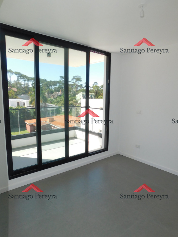 Apartamento ID.17012 - PENT HOUSE EN PINARES PRIMERA FILA 3 DORMITORIOS A ESTRENAR