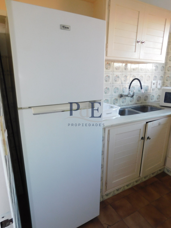 Apartamento en Av. Roosevelt 1 dormitorio con servicio. Punta del Este. - Imagen 11