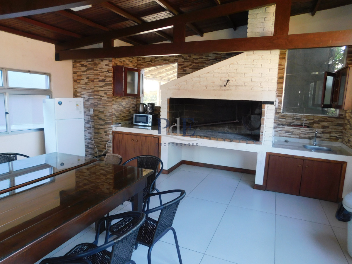 Apartamento en Av. Roosevelt 1 dormitorio con servicio. Punta del Este. - Imagen 24