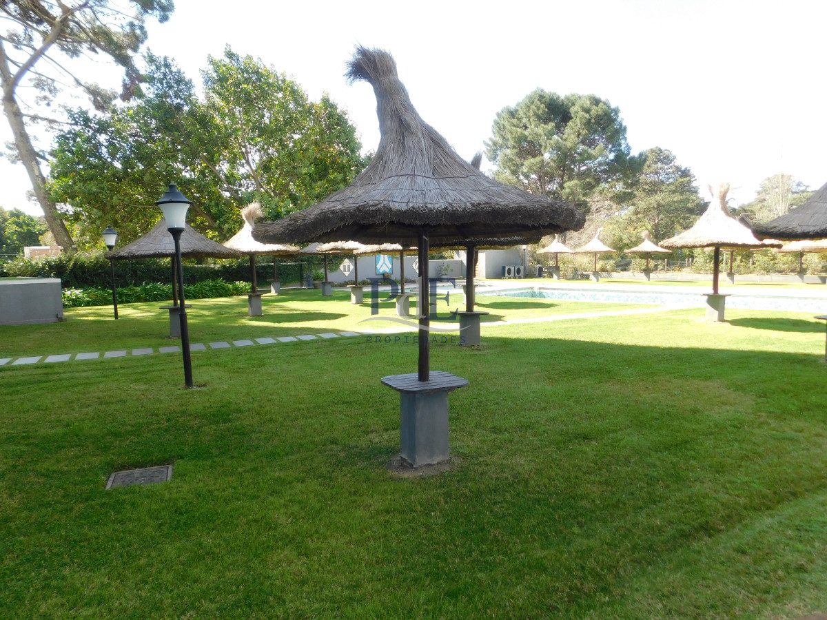 Apartamento en Av. Roosevelt 1 dormitorio con servicio. Punta del Este. - Imagen 33