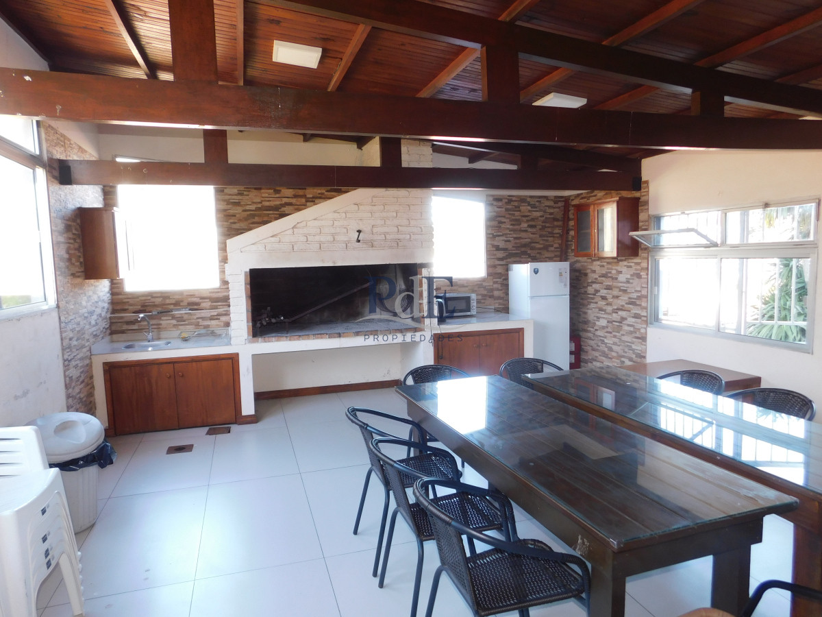 Apartamento en Av. Roosevelt 1 dormitorio con servicio. Punta del Este. - Imagen 18