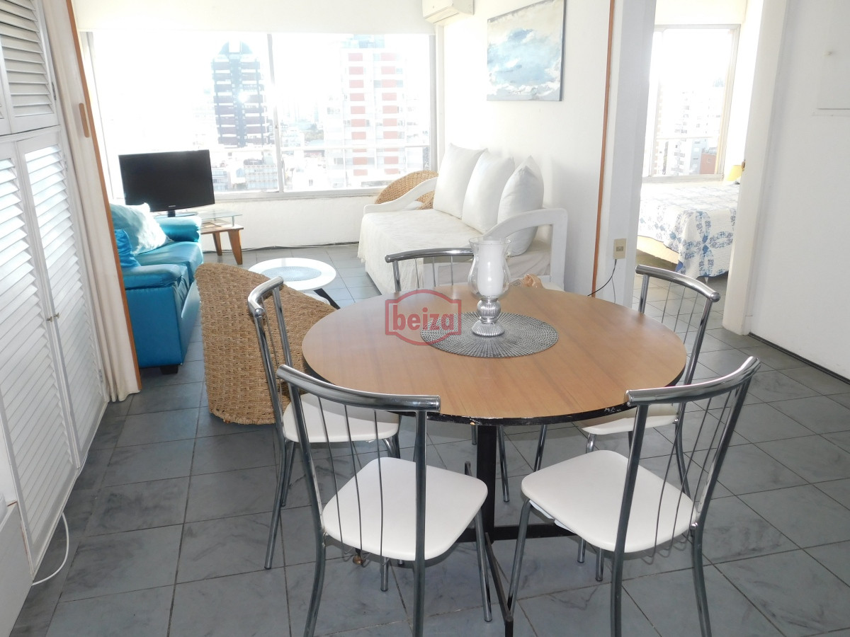 Apartamento ID.165980/Venta-de-apartamento-de-un-dormitorio-en-Punta-del-Este,-reciclado - APARTAMENTO EN VENTA 1 DORMOTORIO PENINSULA