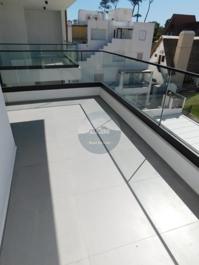 Apartamento ID.6540 - PENT HOUSE EN PINARES PRIMERA FILA 3 DORMITORIOS A ESTRENAR