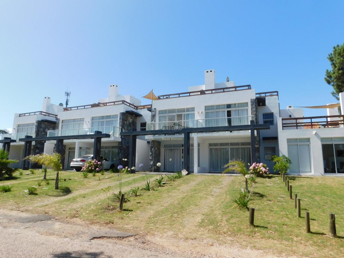 Apartamento ID.2502 - ALQUILER Y VENTA MANANTIALES DÚPLEX 3 DORMITORIOS