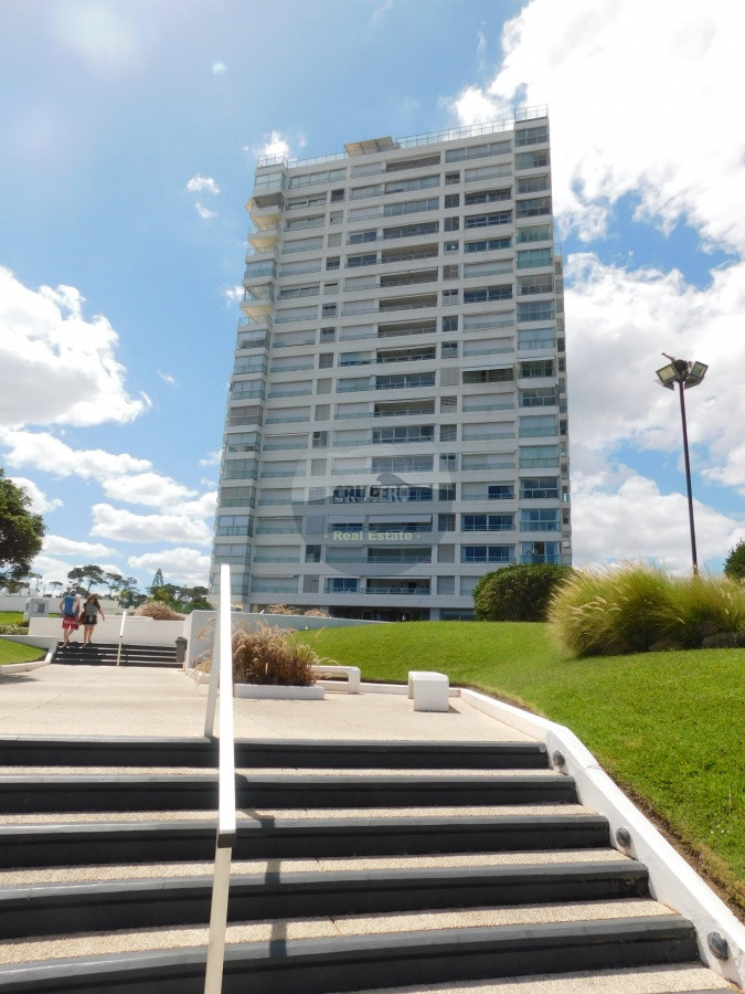 Apartamento ID.1144 - ALQUILER DEPARTAMENTO MANSA 3 DORMITORIOS MAS DEPENDENCIA