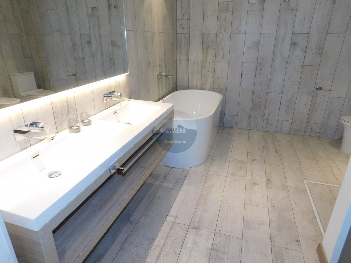 Apartamento ID.5468 - VENTA APARTAMENTO PUNTA DEL ESTE 4 DORMITORIOS
