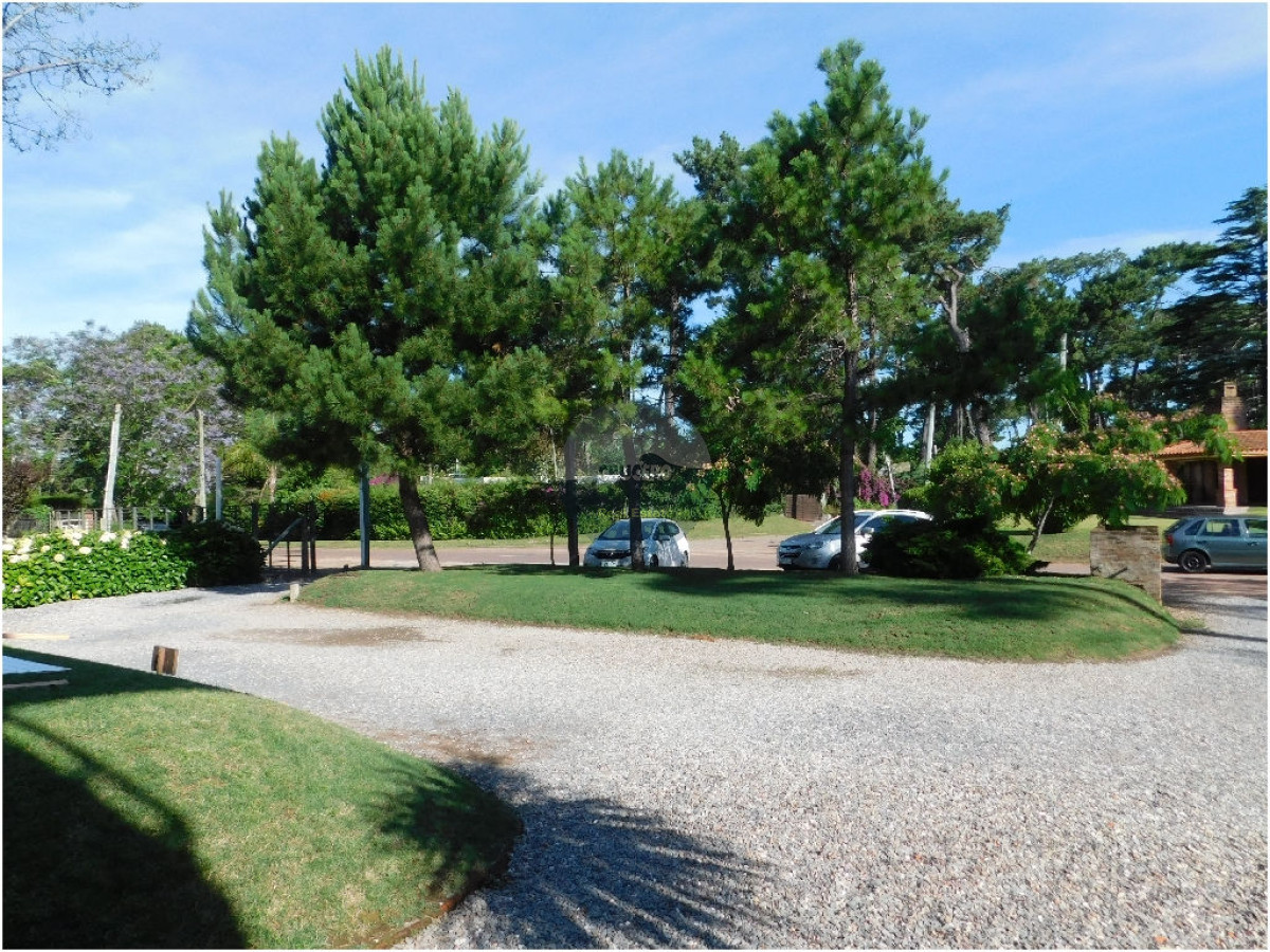 Apartamento ID.2024 - Apartamento en Punta del Este, Cantegril